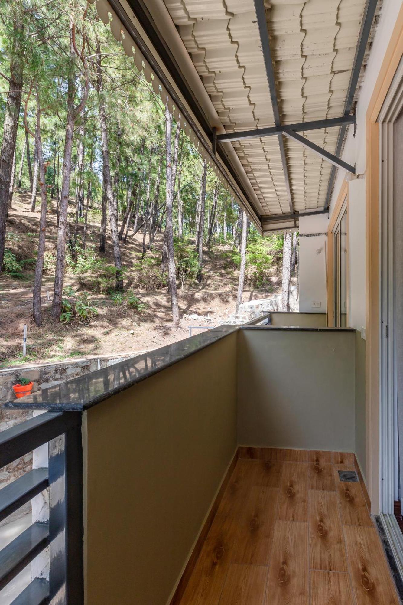 Pine Maderas By Embrace Apartment Kasauli Exterior foto